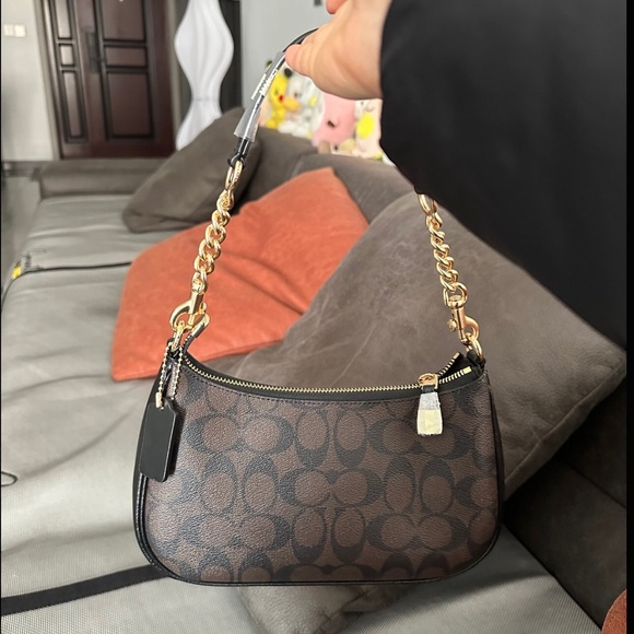 NWT COACH Teri Shoulder Bag In Signature Canvas - Picture 2 of 5